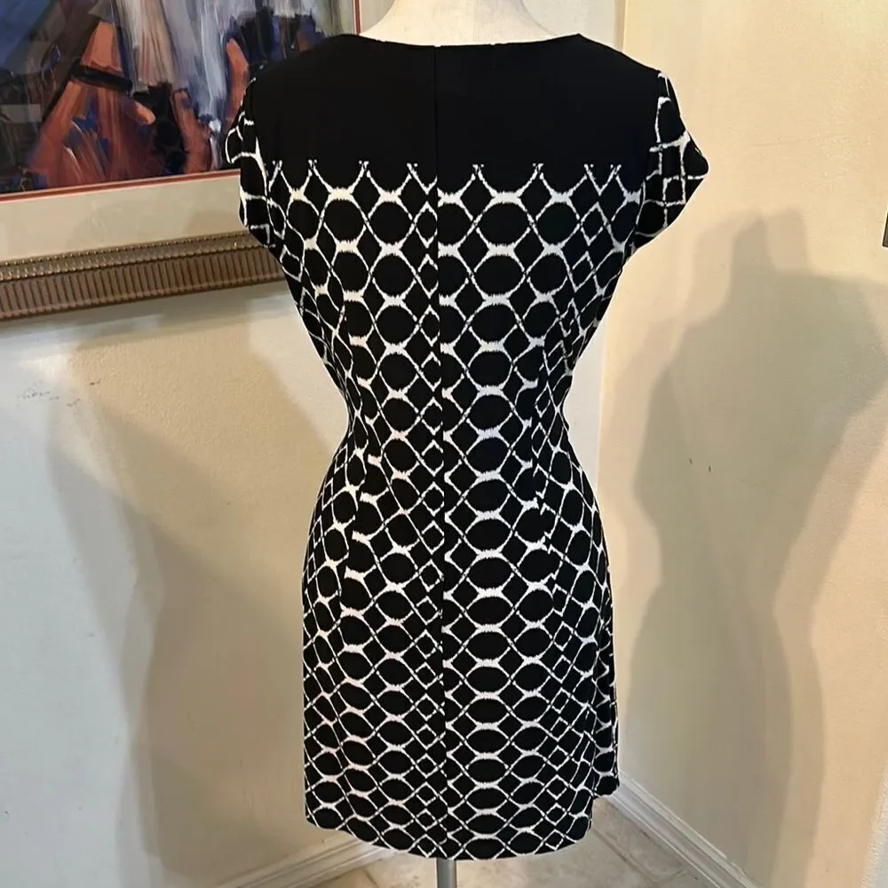 Just….Taylor Elegant Black and White Gathered Patterned Dress Size 14P